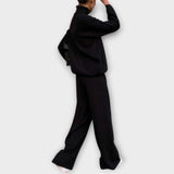 Kootud komplekt kõrge kaelusega ja pükstega