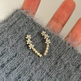 Ajatud lillekõrvarõngad