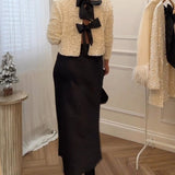 Elegantne Sädelev Jakk Mustade Lipsudetailidega