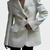 Rasa - Muljetavaltava joone ja nööpidega jakk