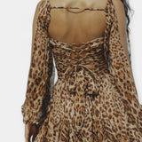 Romantiline lühikeste varrukatega kleit